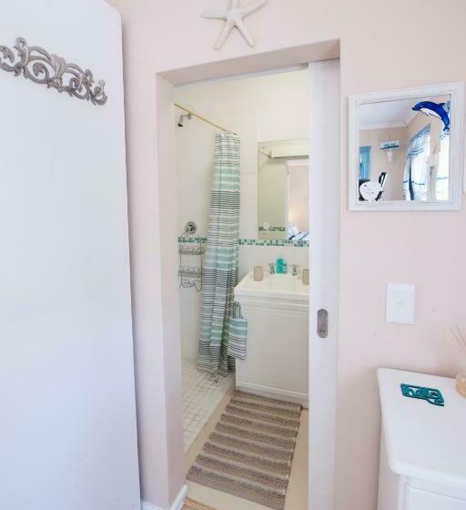 חדר דלוקס, The Holliday Pad