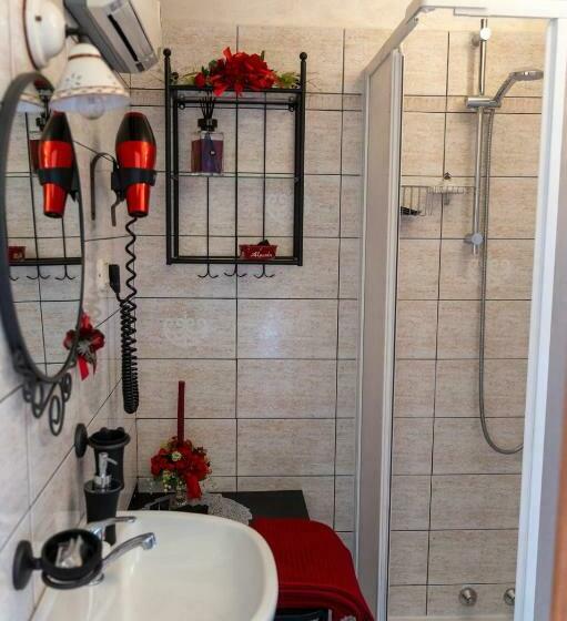 חדר דלוקס לשלושה, B&b Alexander