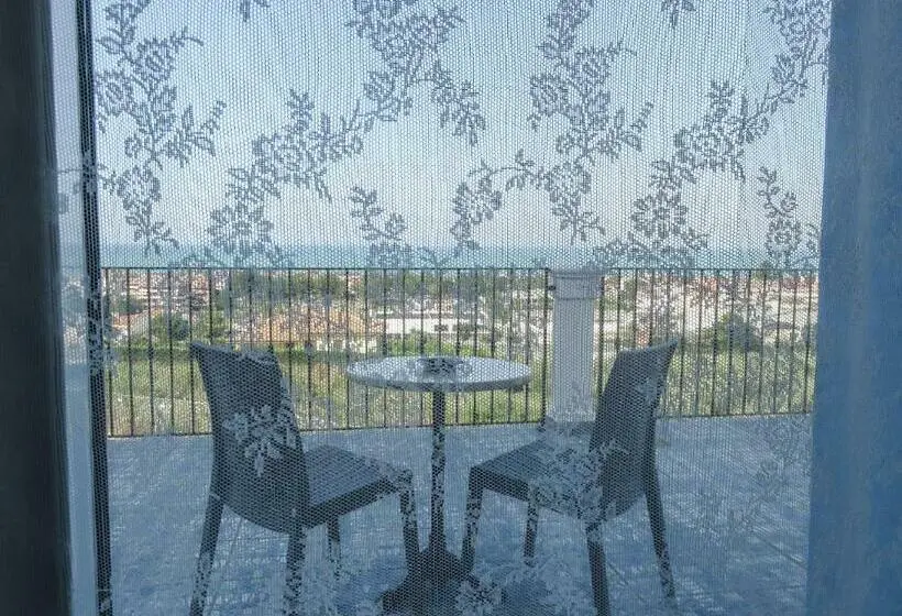 اتاق استاندارد با چشم‌انداز دریا, B&b Villamarea