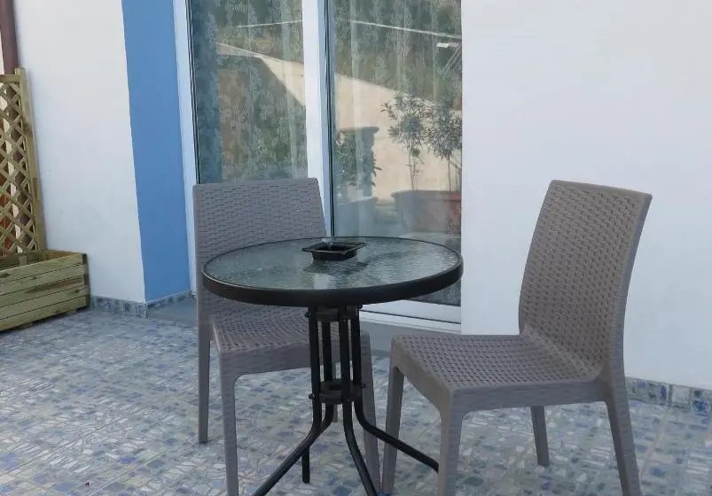 اتاق لوکس با بالکن و چشم‌انداز دریا, B&b Villamarea