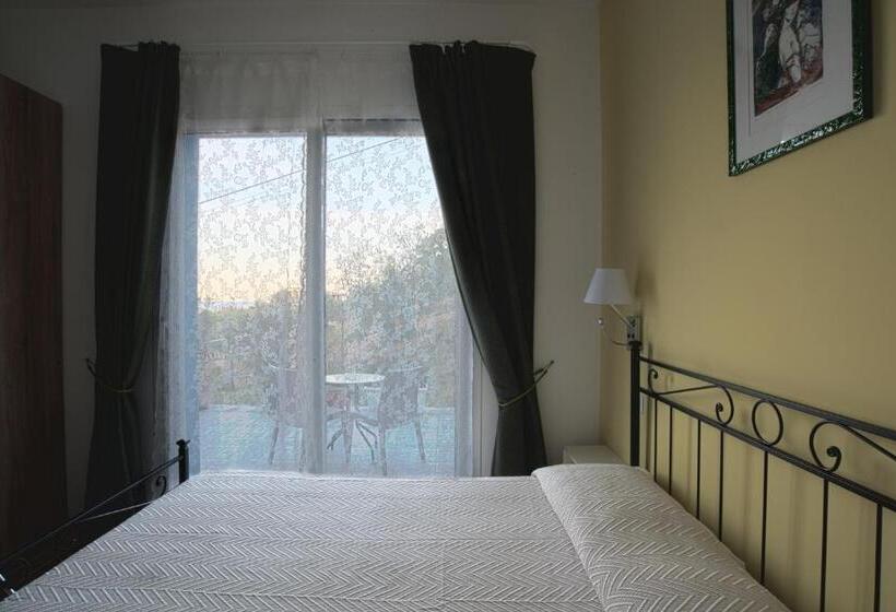 オーシャンビューデラックスルームバルコニー付き, B&b Villamarea