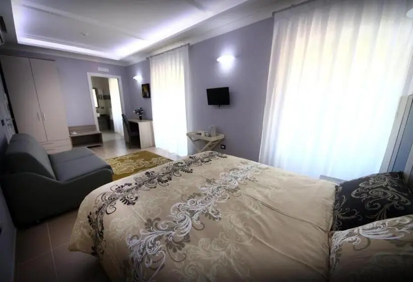 اتاق استاندارد سه نفره, La Corte Del Geco