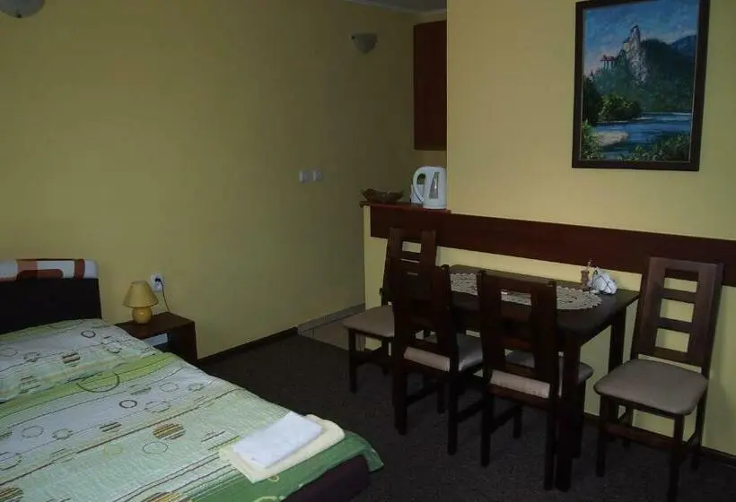 Deluxe Neljän Hengen Huone, Penzión U Nás