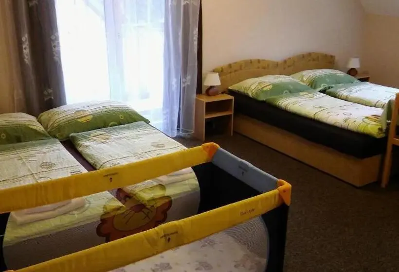 Standard Kolmen Hengen Huone Parveke, Penzión U Nás