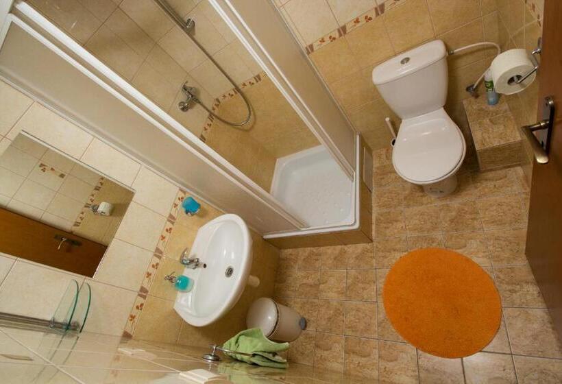 اتاق کلاسیک چهارنفره, Penzion Sport