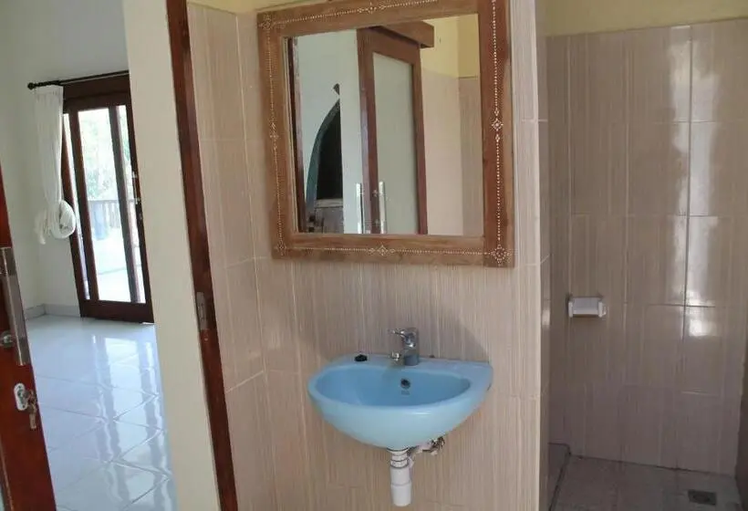 اتاق استاندارد با بالکن و چشمانداز دریا, Taman Padi Villa