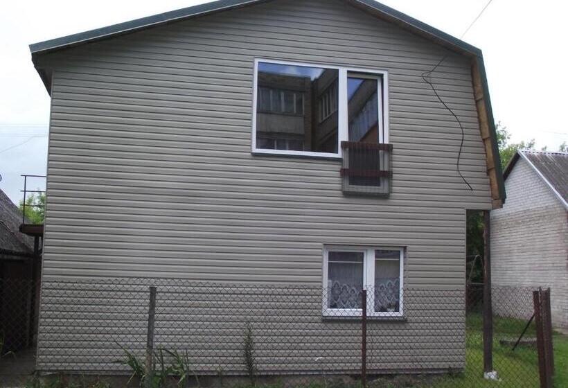 اتاق استاندارد سه تخته با سرویس بهداشتی مشترک, Nakvynė Rokiškyje