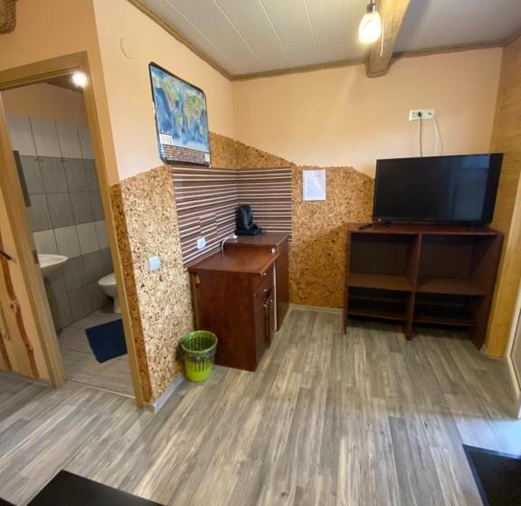 اتاق راحتی سه تخته, Nakvynė Rokiškyje