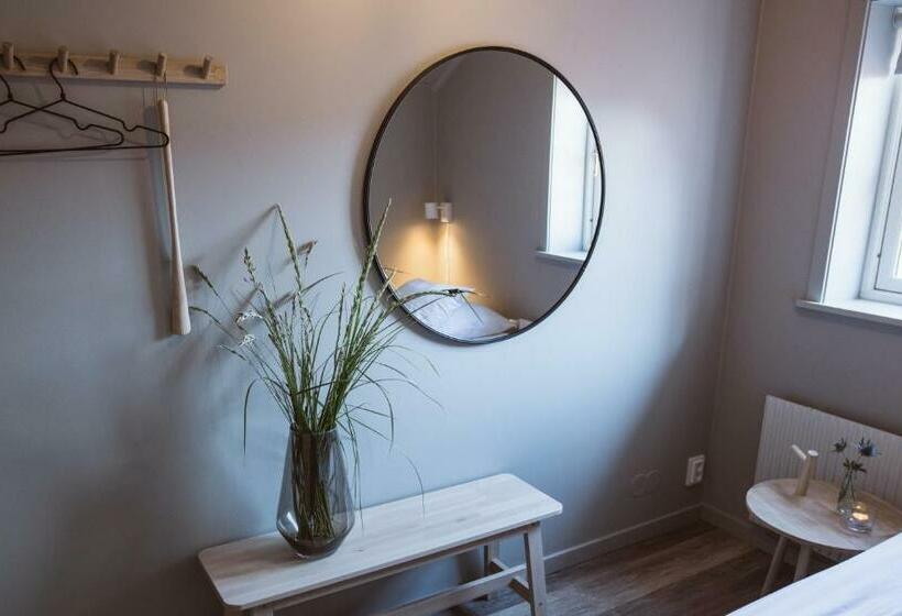 غرفة قياسية فردية, L Käringön