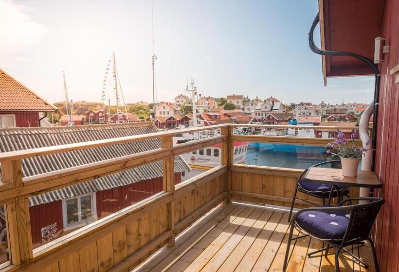 غرفة قياسية مطلّة علي البحر مزوَّدة بشُرفة, L Käringön