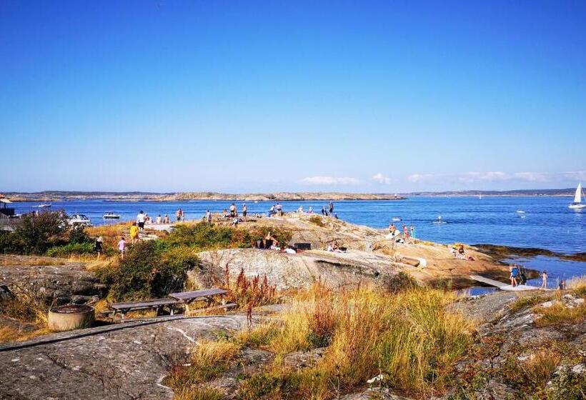 غرفة قياسية ثلاثية, L Käringön