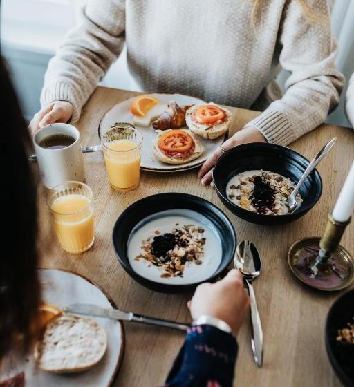 غرفة قياسية ثلاثية, L Käringön