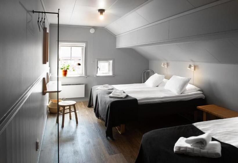 غرفة قياسية ثلاثية, L Käringön