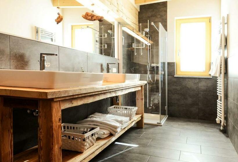 バルコニー付2ベッドルームアパートメント, Schörghof