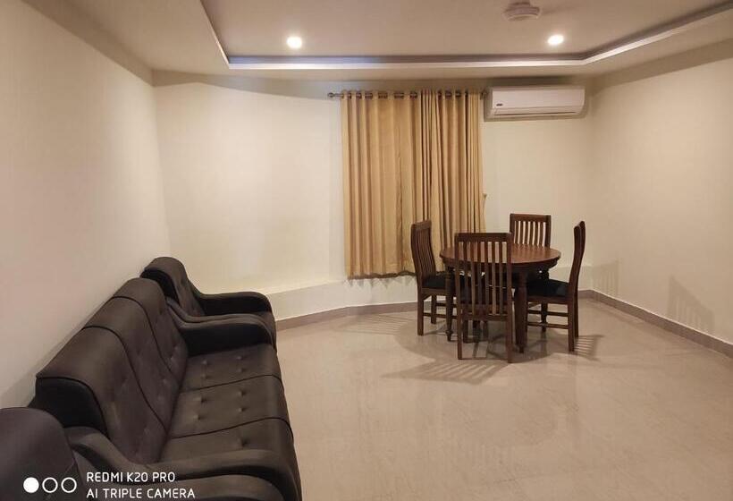 סוויטה משפחתית, Sree Gokulam Apartments