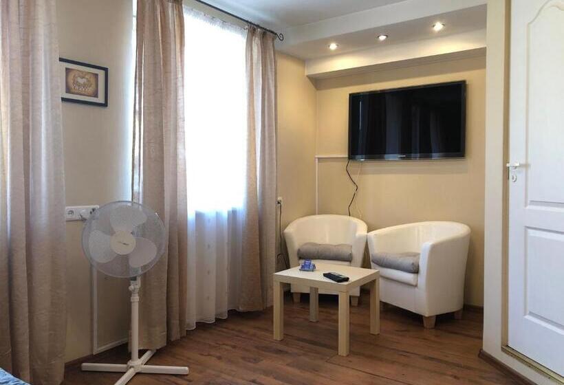 اتاق لوکس, Apartamentai Viktorija