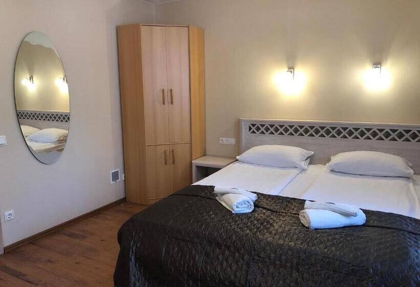 اتاق لوکس, Apartamentai Viktorija