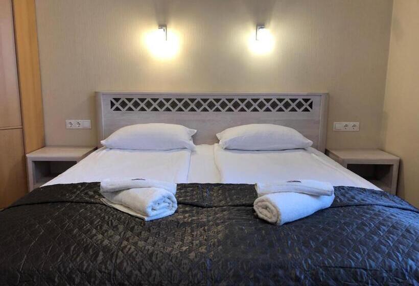 اتاق لوکس, Apartamentai Viktorija