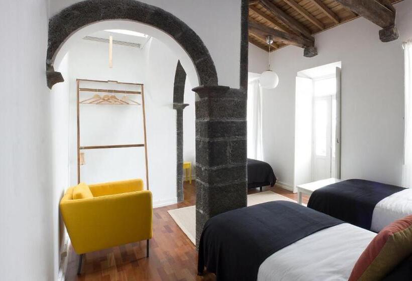 수피리어 트리플 룸, Azorean Urban Lodge