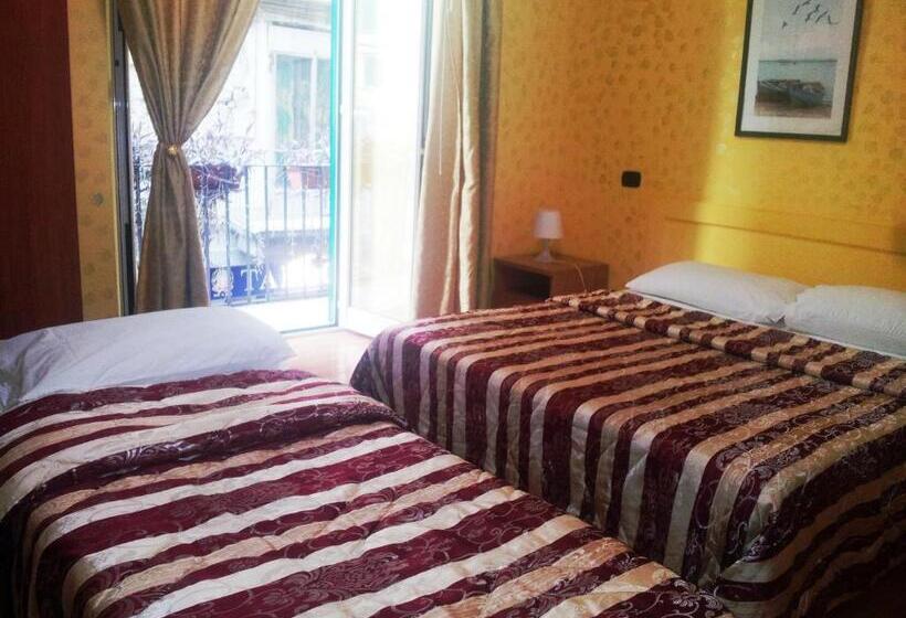 سوئیت 2 خوابه, Dei Gerolomini