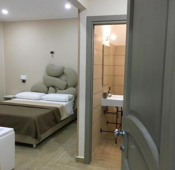 سوییت لوکس, Dei Gerolomini