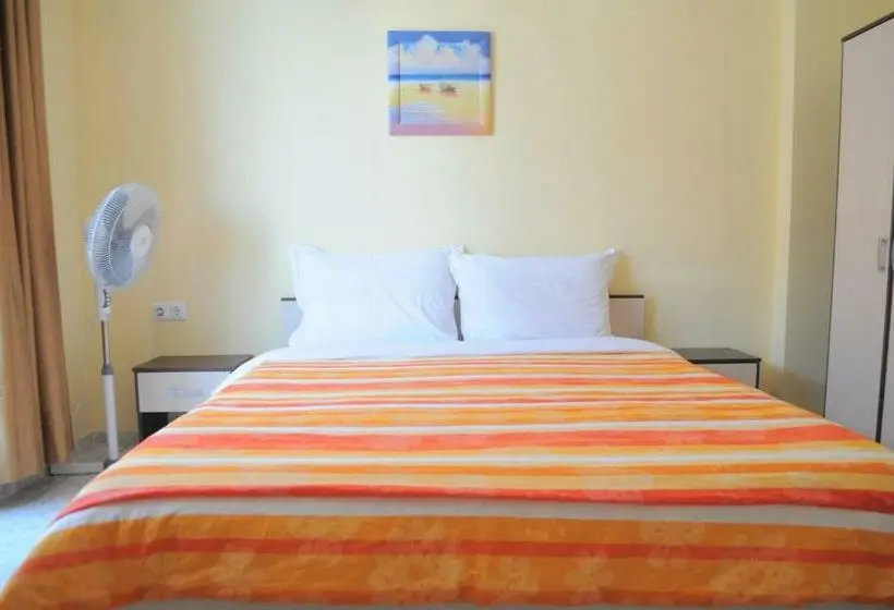 Triple Room Sea View, Ivanka Guest House