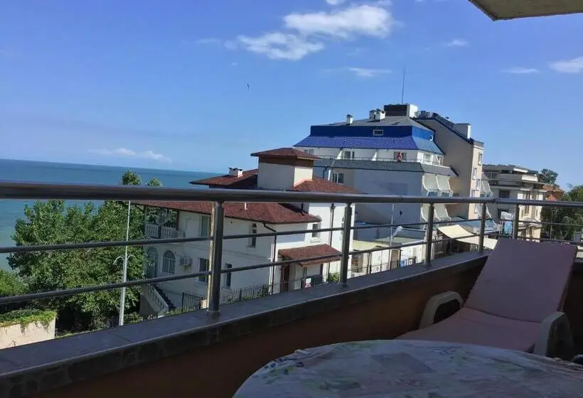 オーシャンビューバルコニー付スタンダードワンルーム, Ivanka Guest House