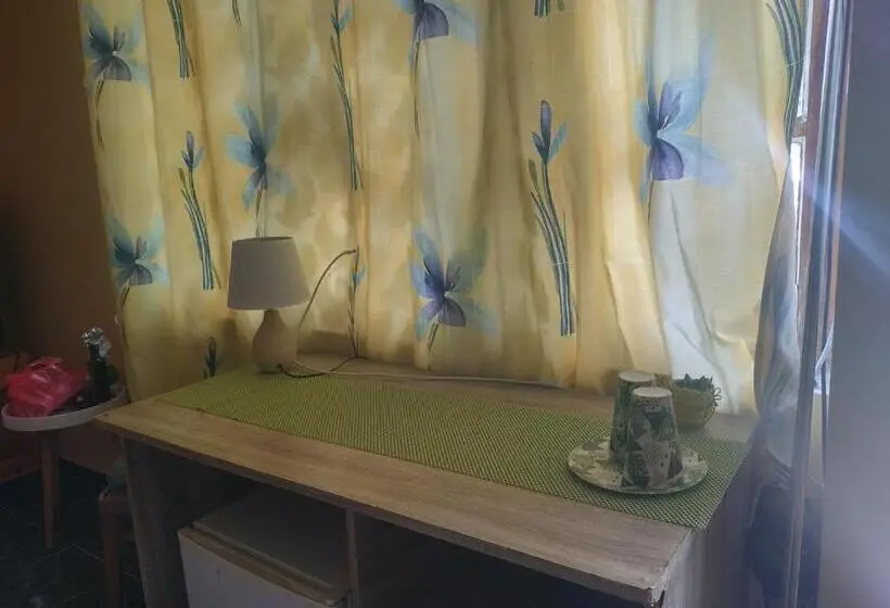 エコノミールーム, Ivanka Guest House