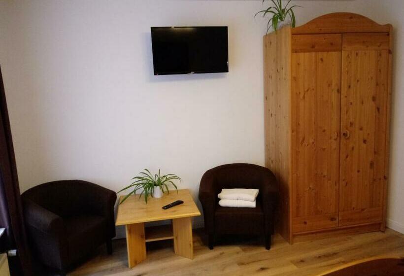 스탠다드 발코니 룸, Pension Chapeau Claque