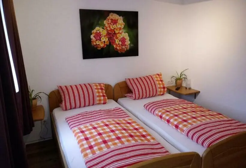 Standard-huone, Pension Chapeau Claque