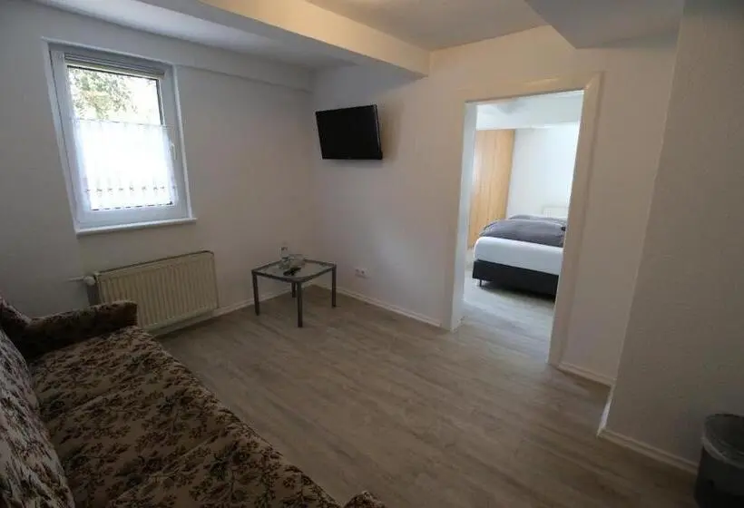 اتاق استاندارد سه تخته با بالکن, Pension Haus Butz