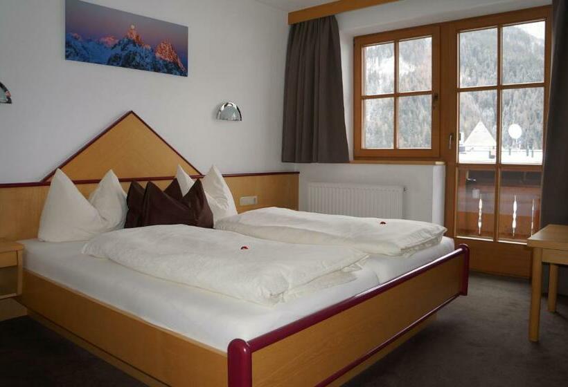 اتاق خانوادگی, Pension Strolz