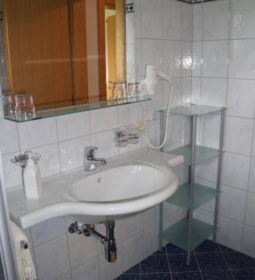 آپارتمان 1 خوابه, Pension Strolz