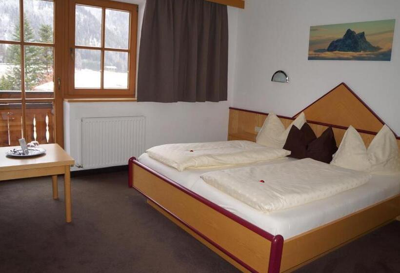 اتاق استاندارد با بالکن, Pension Strolz