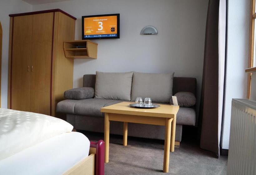 اتاق استاندارد با بالکن, Pension Strolz