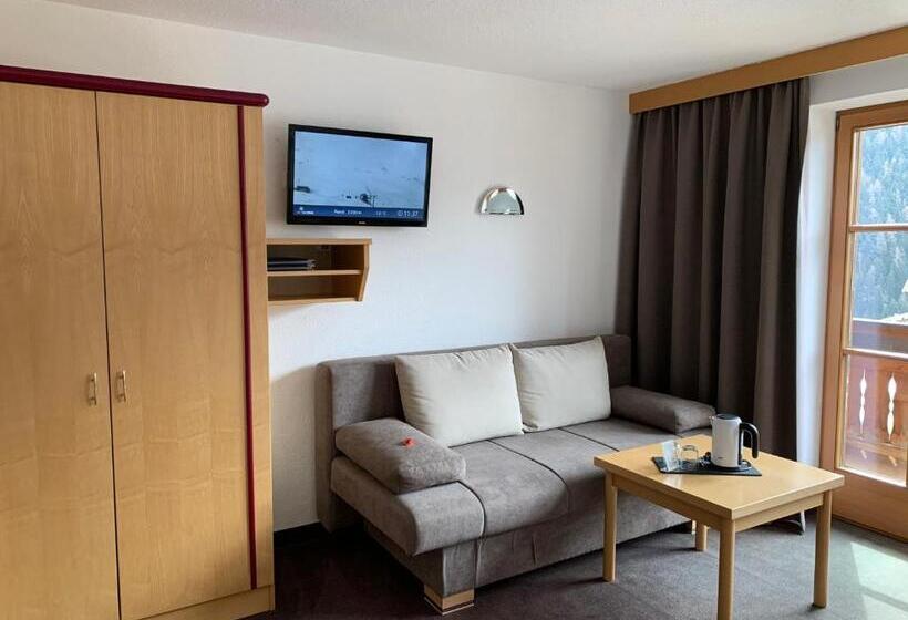 اتاق استاندارد با بالکن, Pension Strolz