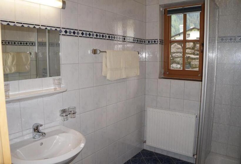 آپارتمان 2 خوابه, Pension Strolz