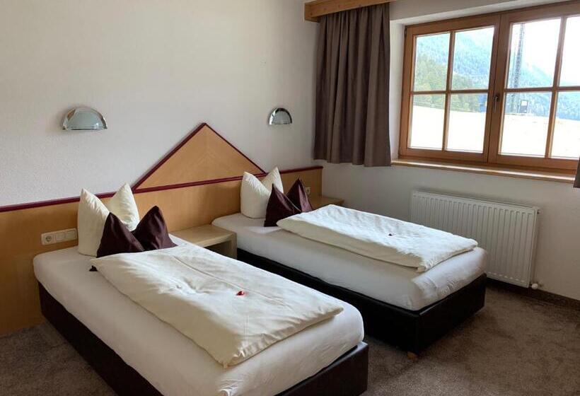 آپارتمان 1 خوابه, Pension Strolz