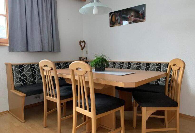 آپارتمان 2 خوابه, Pension Strolz