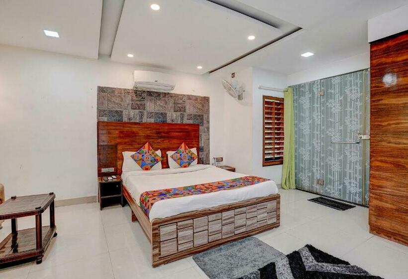 デラックスルーム, Super Collection O Vardhan House