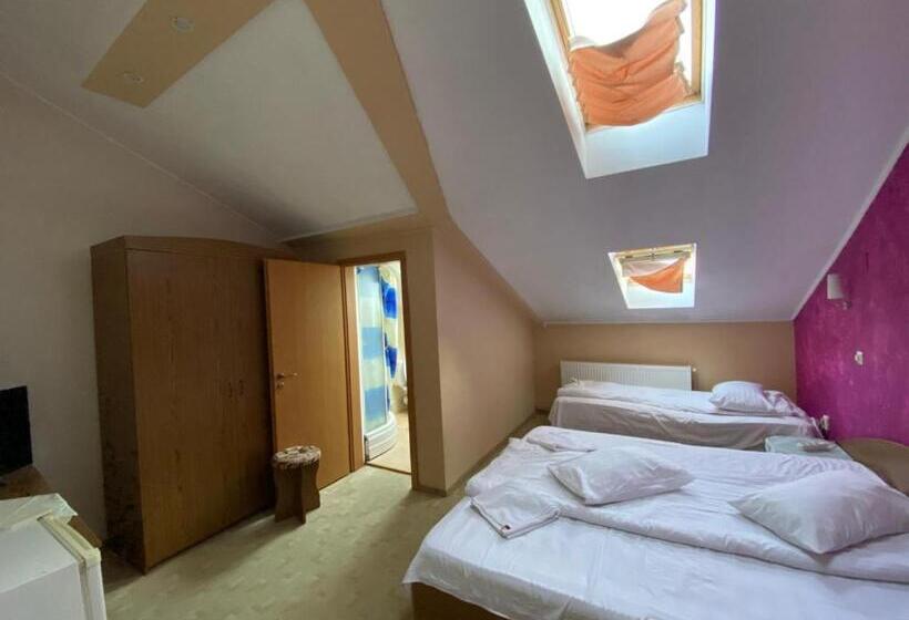 스탠다드 트리플 룸, Vila Maroni