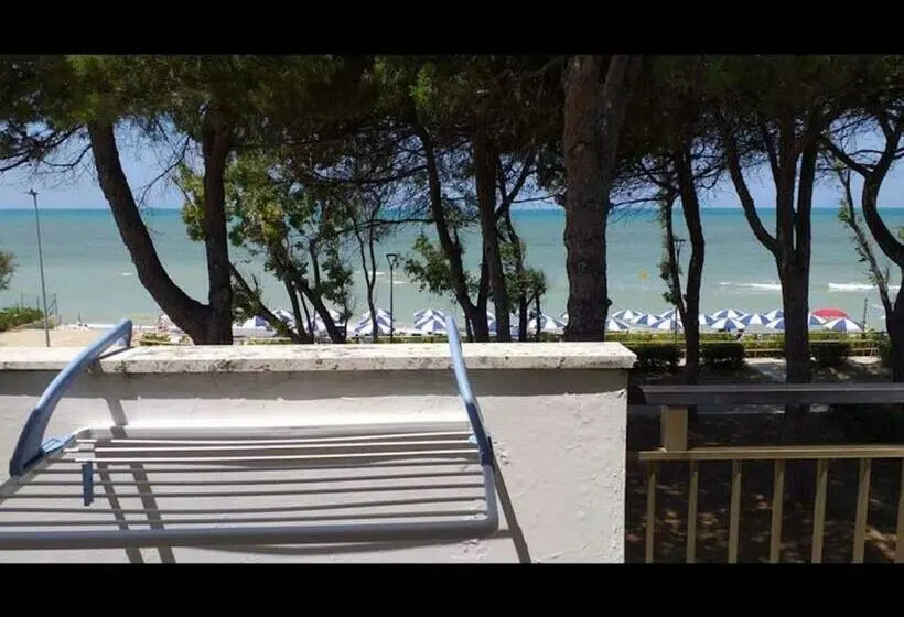 スタンダードシングルルーム, Room In Bb   Spacious Double Room Beside The Sea