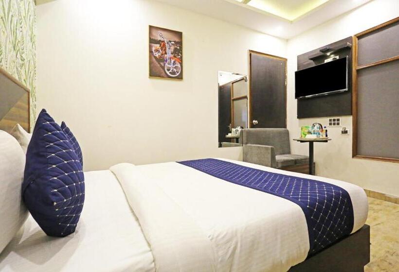 غرفة قياسية سرير كينج, Gl Suites Near Delhi Airport