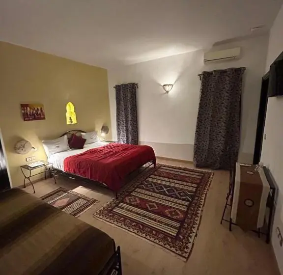 اتاق استاندارد سه نفره, Riad Le Ksar De Fes