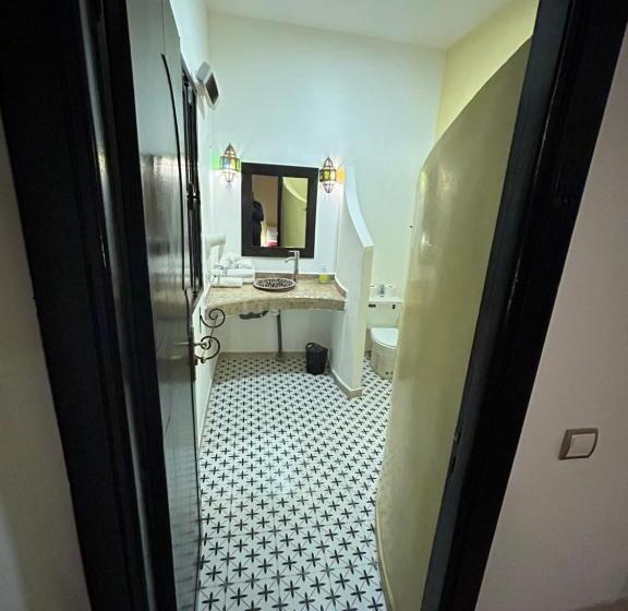 اتاق استاندارد سه نفره, Riad Le Ksar De Fes