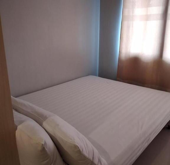 1 Bedroom Apartment with Balcony, Wind And Sea At Sea Residences