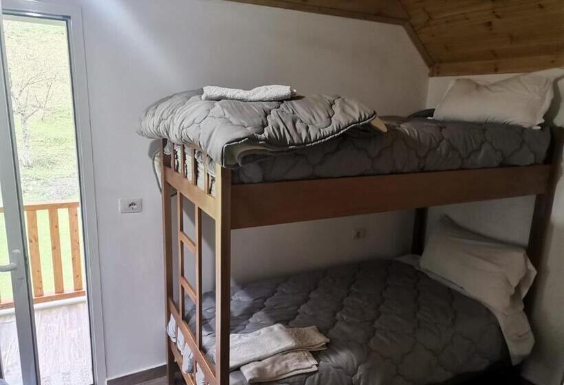 اتاق استاندارد سه تخته با بالکن, Bujtina Tinari Theth