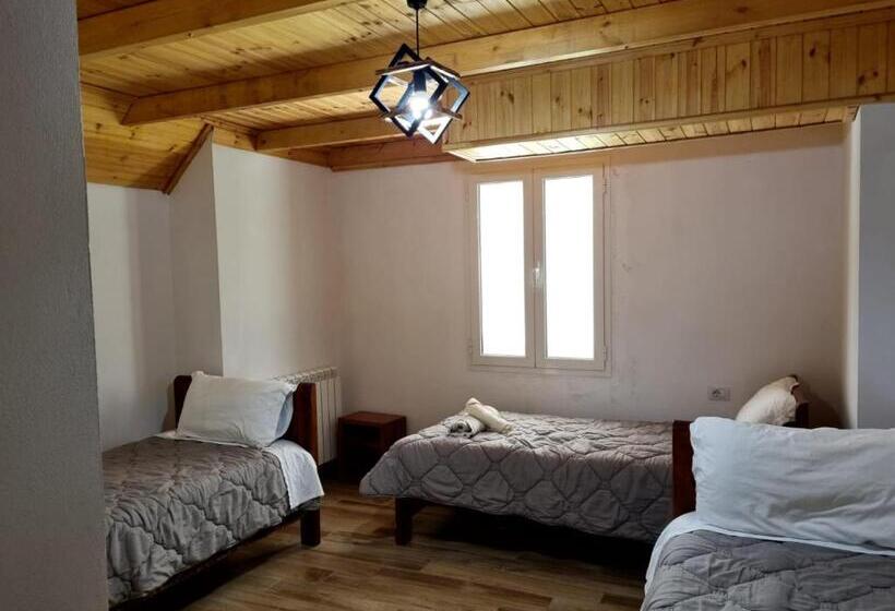 اتاق استاندارد سه نفره, Bujtina Tinari Theth