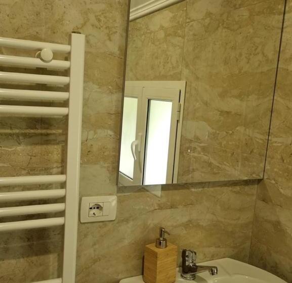 اتاق استاندارد با چشم‌انداز کوهستان, Bujtina Tinari Theth