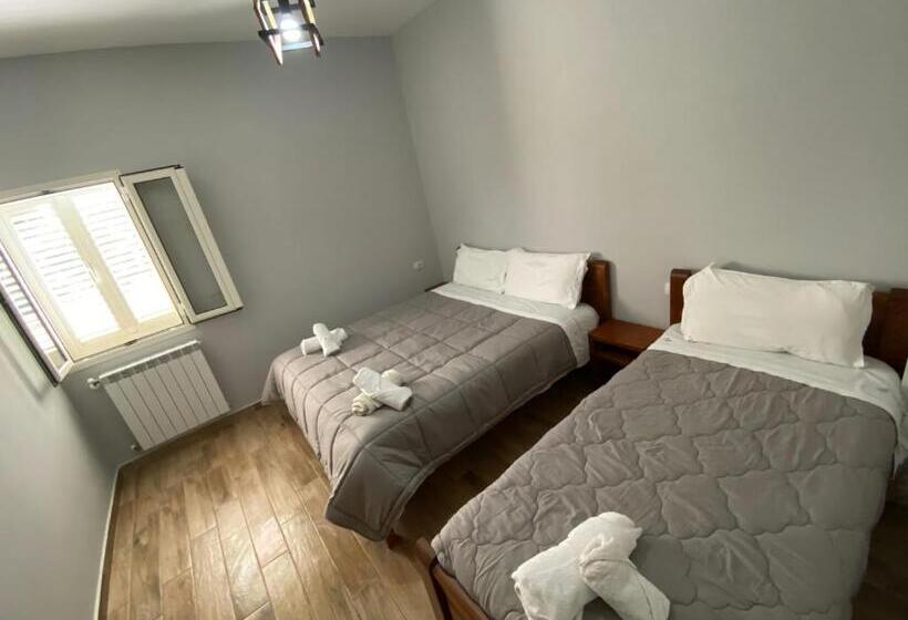 اتاق خانوادگی با سرویس بهداشتی مشترک, Bujtina Tinari Theth